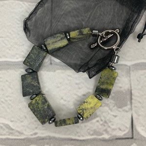 Green stone rectangle beaded bracelet Gun metal accent New. NWOT
